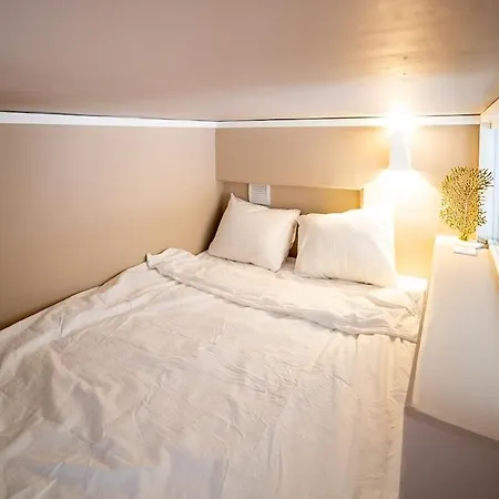 Cozy Loft Close To The Center Apartman