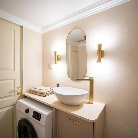Cozy Loft Close To The Center Apartman Tallinn